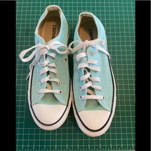 Tiffany blue woman’s low top converse sz 9